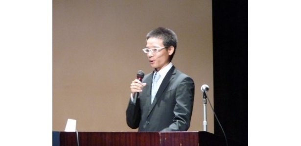 「琉球かんざし専門店　ジーファー」をプレゼンした知念豊弘さん（琉球大学）