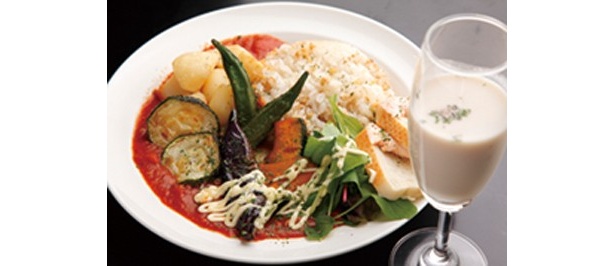 「ディア飯」(1000円)も人気。メニューは日替わりで、写真はトマトカレーとビシソワーズ