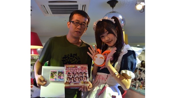 李さんと、るのちゃん。メイドさんとチェキで写真撮影もできる