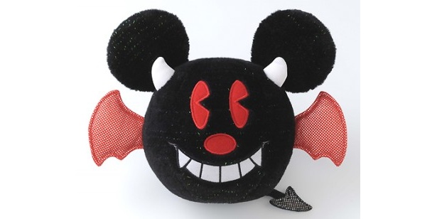 羽と尻尾ガ特徴的な特製ぬいぐるみ(1600円)