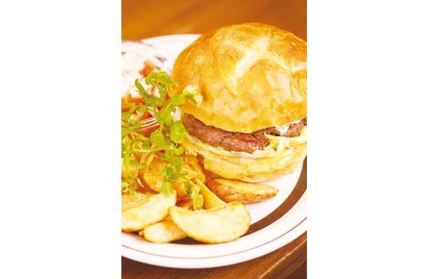 肉汁たっぷり！“ブランド牛ご当地バーガー”の魅力
