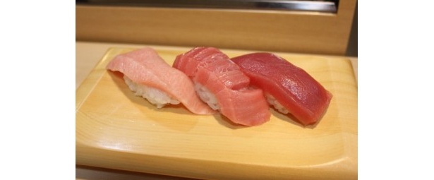 左が大とろ！1貫280円