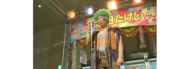 着いた先はジャイアンの働くスーパー。“ジャイアンリサイタル”、まだやっていたんですね！