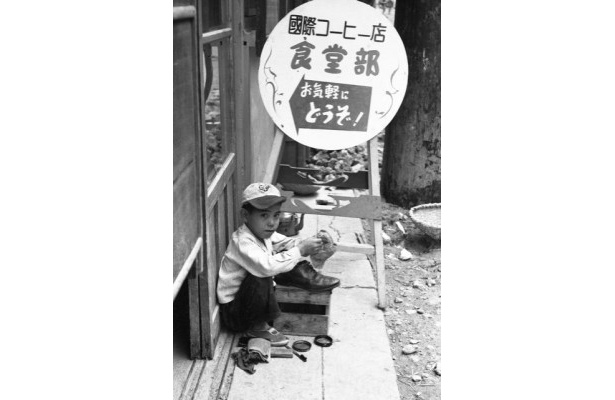 【写真を見る】強く鋭い思いが伝わる山田實氏の写真の数々