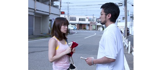 バイオレンスやエロスといった映画ならではの見どころも満載だ