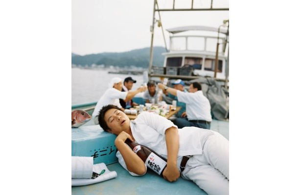 【写真を見る】浅田政志氏の作品