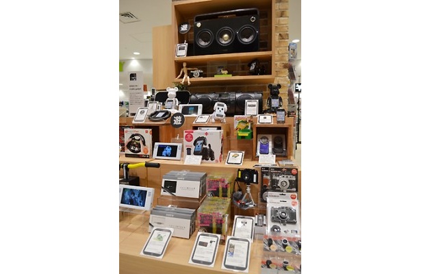 スマホグッズも多数取り揃えてある