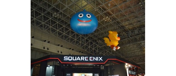 スクウェア・エニックスのブースにはスライムとチョコボも登場