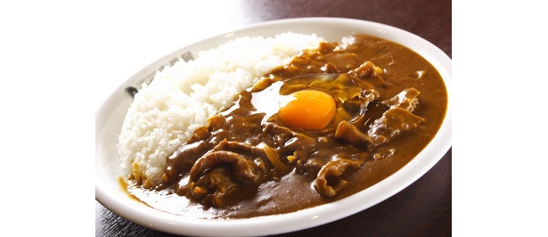 豚しゃぶカレー、3辛、生たまご、ライス400グラム。高コスパの上、味に変化もつく、最強と呼び声の高い組み合わせだ！