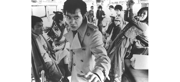 ハリウッド映画「スピード」（94）のモチーフになったのでは…とも噂される「狂った野獣」