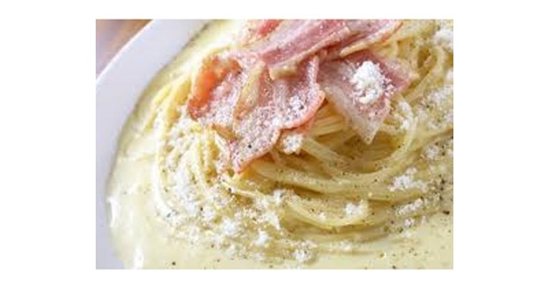 いたりあ食堂  パスタ各種¥600～/モチモチの生麺に自慢のこだわりソースがたっぷり絡んだ定番パスタから具だくさんの創作パスタまで用意（CARNIVAL KITCHEN）