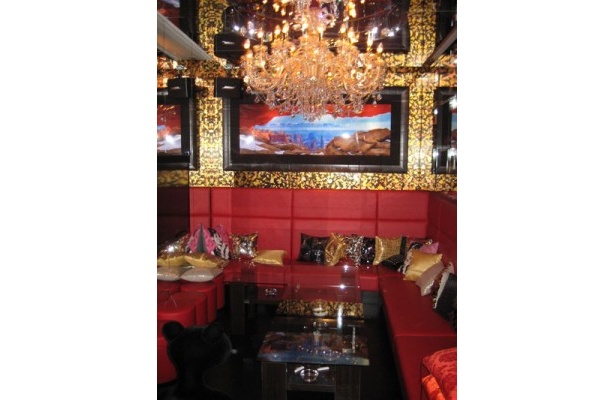VIP ROOM