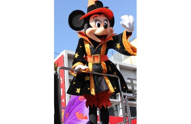 ミニーマウスのハロウィン姿はとってもキュート！