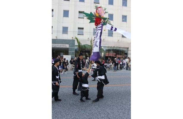 将来の旗持も今から準備万端!?