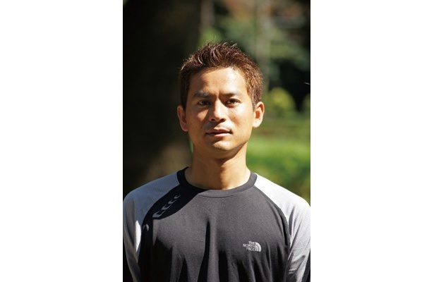 「一般社団法人日本ベアフット・ランニング協会」を設立して、裸足ランニングの普及活動を行う吉野剛さん