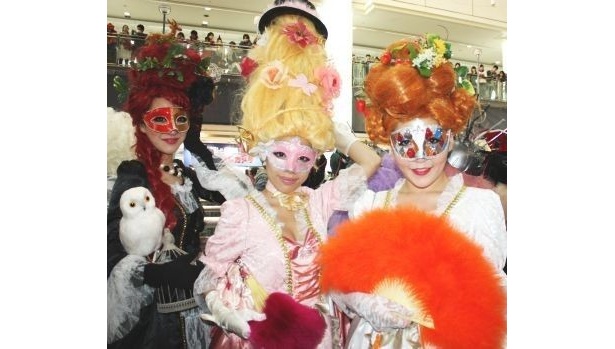 昨年行われた川崎のハロウィンパレードには貴族風の衣装を着た参加者たちがチラホラ