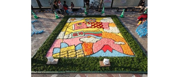 華麗＆圧巻！10万本のバラの花びらで作る巨大絨毯が晴海に出現
