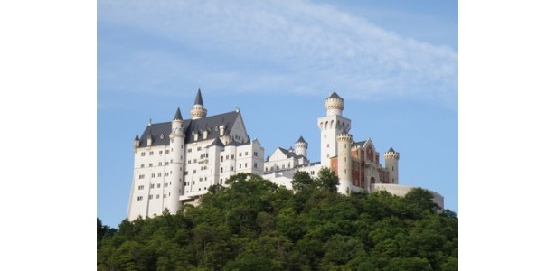 ノイシュヴァンシュタイン城をイメージした白鳥城
