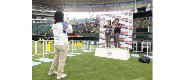 ヒーローインタビュー体験で選手気分を味わう