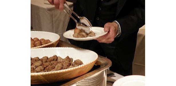 哀川さんが大好きだというたこ焼きを使ったメニューも登場