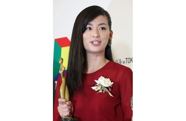【写真を見る】「カーネーション」の尾野真千子さんは主演女優賞を獲得！
