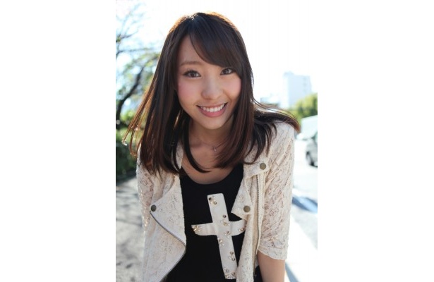 AKB48・藤江れいなの私服公開企画「22時の嫁」が話題