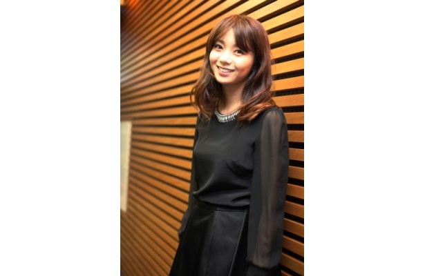 【写真を見る】こんな表情見たことない？　ニャンニャン系の素顔とは