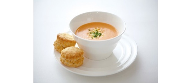 トマトの素材感を活かした「ベルベティー クリームトマトスープ」(800円)