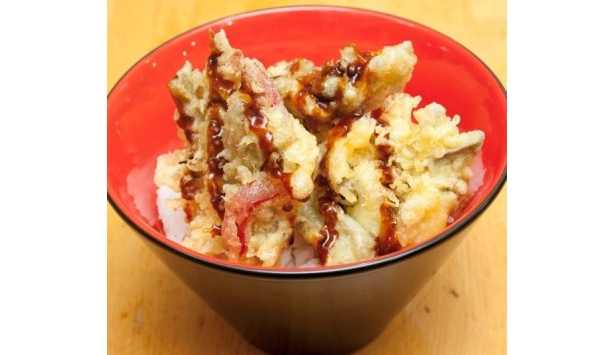 秋田県「三種(みたに)じゅん天丼」