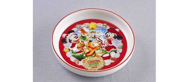 クリスマスプレートは持ち帰りOK！「ストロベリーロールケーキ、スーベニアプレート付き」