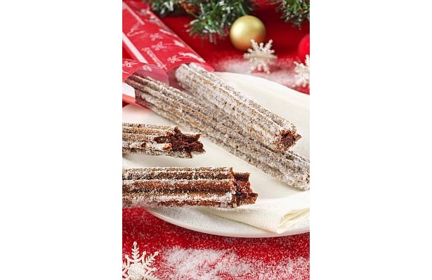 東京ディズニーランドのパークサイドワゴンでは、クリスマスのチュロスを発売！