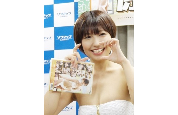 脱衣ブログで人気急上昇の原田真緒、イベント中に客席から乱入ハプニングで会場騒然！
