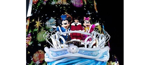 武井さんも参加！「カラー・オブ・クリスマス」