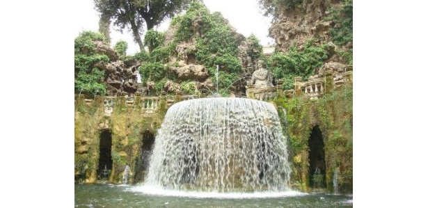ティボリ「エステ家別荘」は世界遺産の噴水庭園