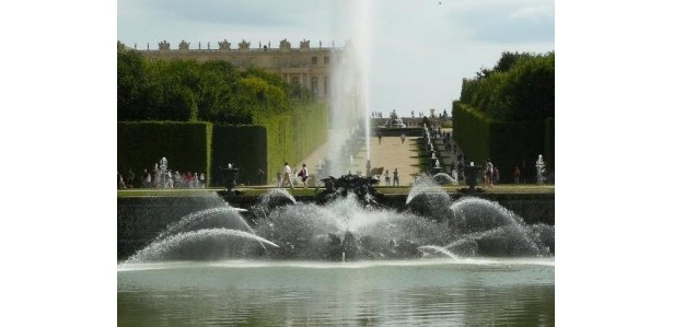 水なき地に水を引くことで、国王の力を示したヴェルサイユ宮殿の噴水