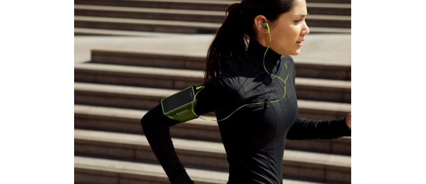 Bose SIE2i sport headphonesの装着イメージ