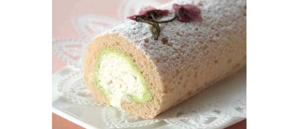春だから！ひと足早く桜のロールケーキが発売！