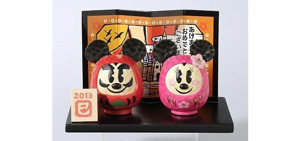 めでたい“だるまミッキー”グッズが続々！ディズニーの正月グッズで縁かつぎ