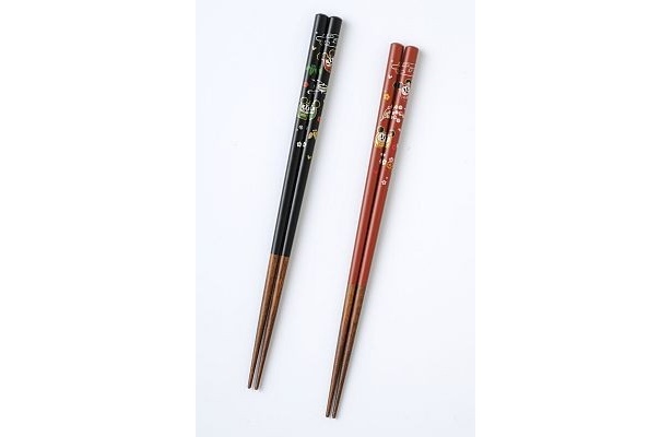 新しい箸で、新年を迎えてみては？はしセット(1800円)