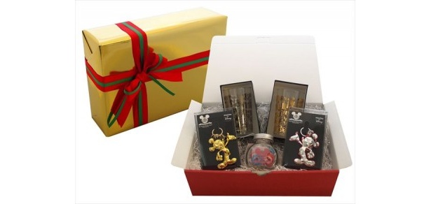 スカイ・ドリーム・ショップの「X'mas GIFT BOX」には110周年プレミアムグラス（ゴールド＆プラチナ）、 キーチャーム（ゴールド＆シルバー）、 オリジナルキャンディボトルがIN！