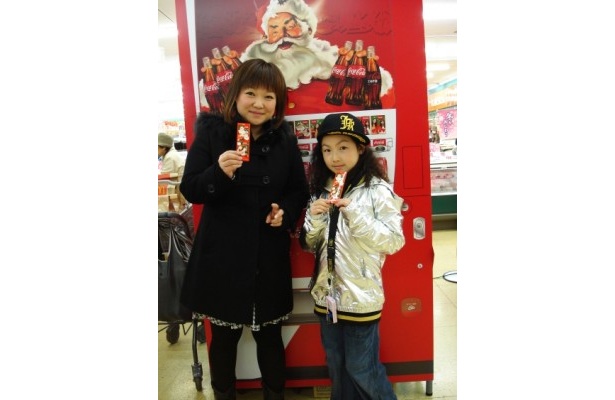 ダンススクール帰りに立ち寄っていた仲良し親子