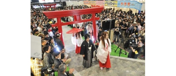 超神社ではユーザーが結婚式を挙げた