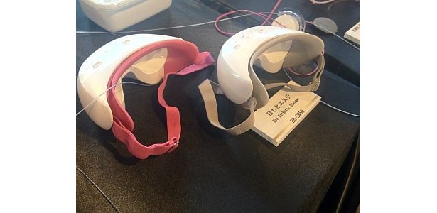 特に人気だったのは目もとエステで、多くの人が試していた