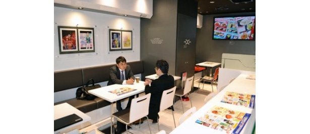 落ち着いた雰囲気の店内