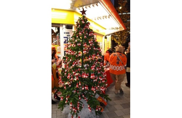 23日はラジオ会館1号店前が抽選会場になっていた