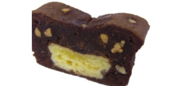 「しろくろ」は、ブラック＆ホワイトの2層チョコ生地に、カリッとした歯ごたえの落花生がアクセント