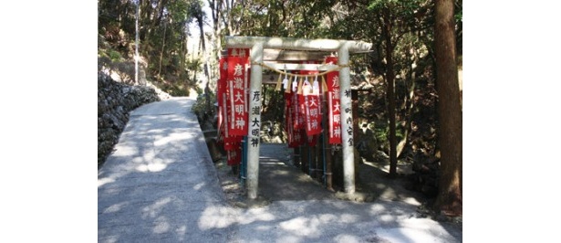 女性からの信仰が厚い彦瀧大明神