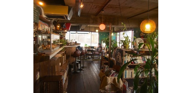 店内は、つい長居してしまいそうな落ち着いた雰囲気