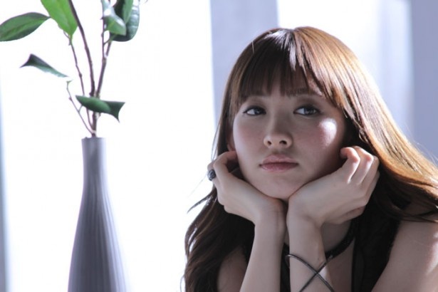 憂いを帯びた表情がセクシー