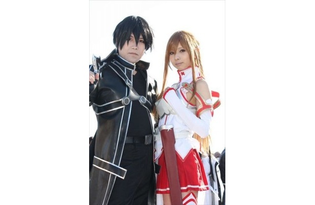 盛り上がるコスプレ広場